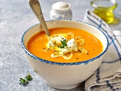 Лесна крем супа от тиква, картофи и сирене - снимка на рецептата